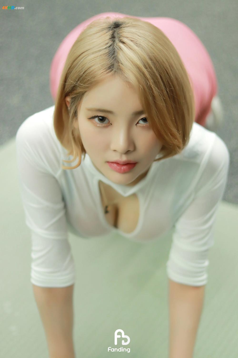 《[FANDING] Yeon (효연) – Gym Girl(149MB)(56photos)》图集预览
