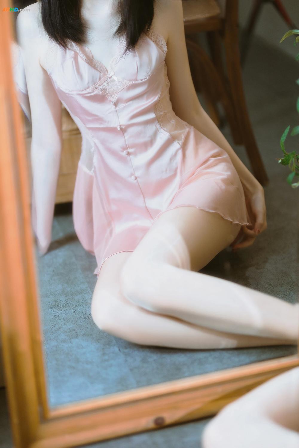 《Cosplay 许岚LAN – 半透粉纱(454MB)(40photos)》图集预览