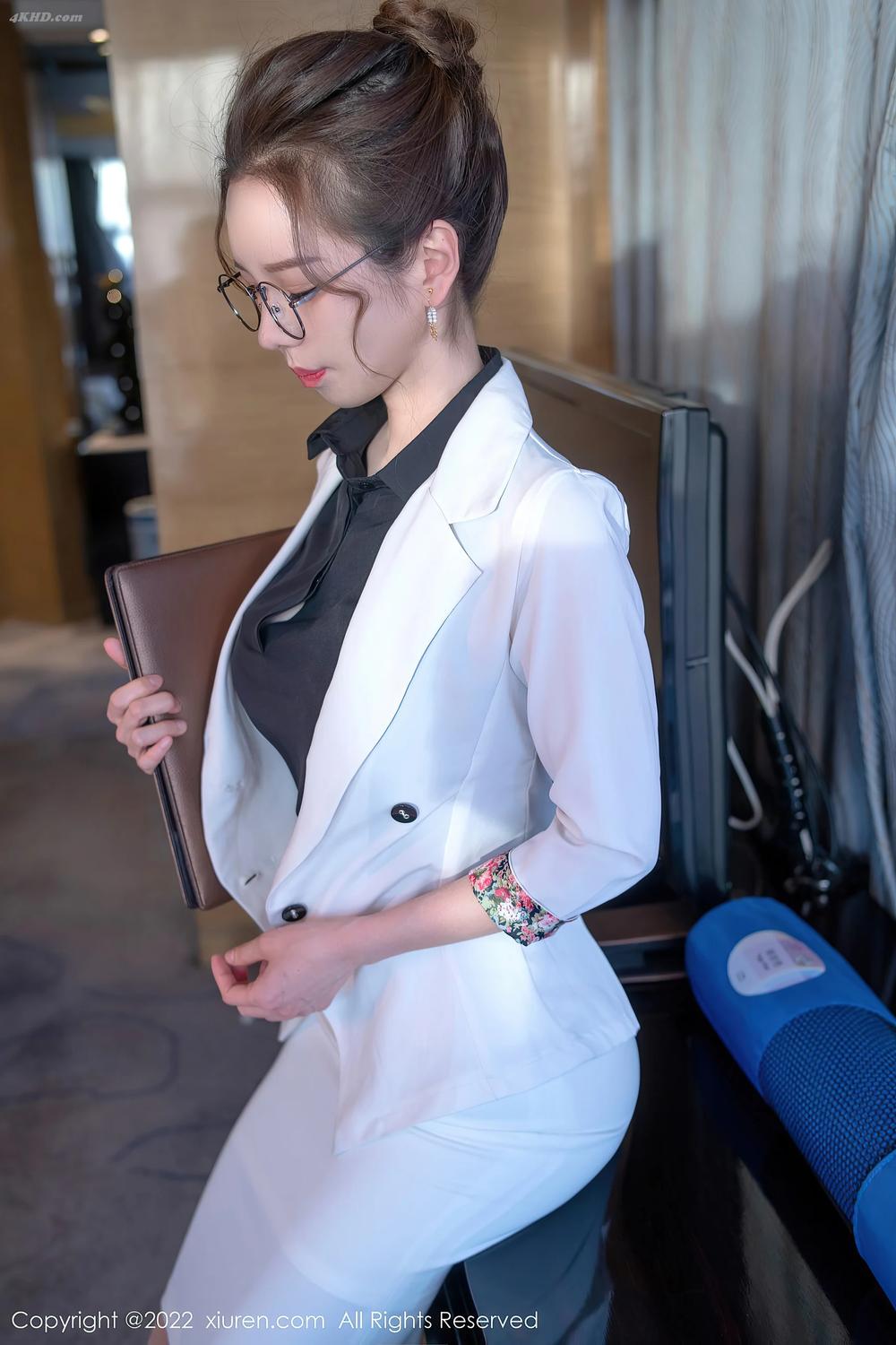 《XIUREN No.4917 大美媚京(245MB)(63photos)》图集预览