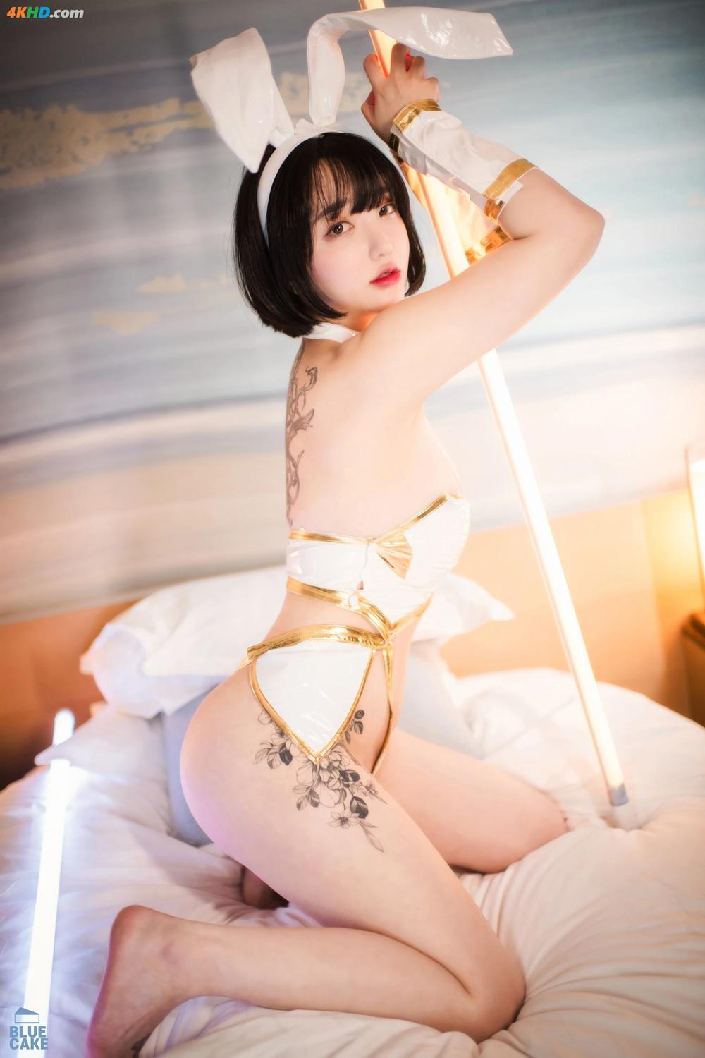 《[BLUECAKE] Son Ye-Eun (손예은) – BunnyLuXXX(82P)》图集预览