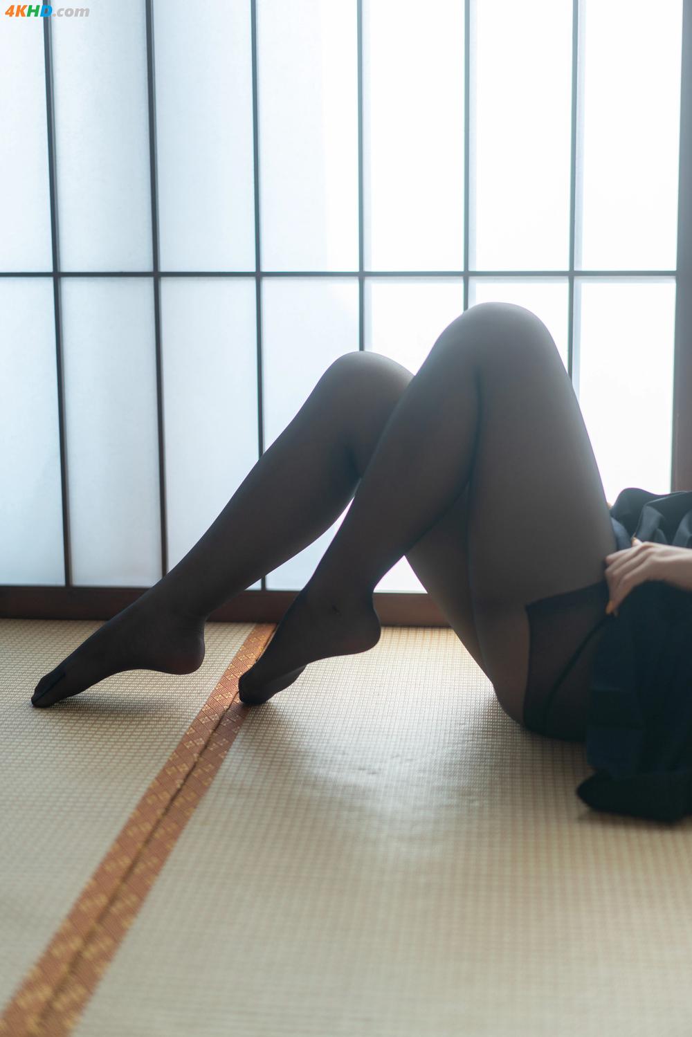《Coser@云溪溪 (Yunx1x1) Vol.009 奶桃 黑丝学妹(59P)》图集预览