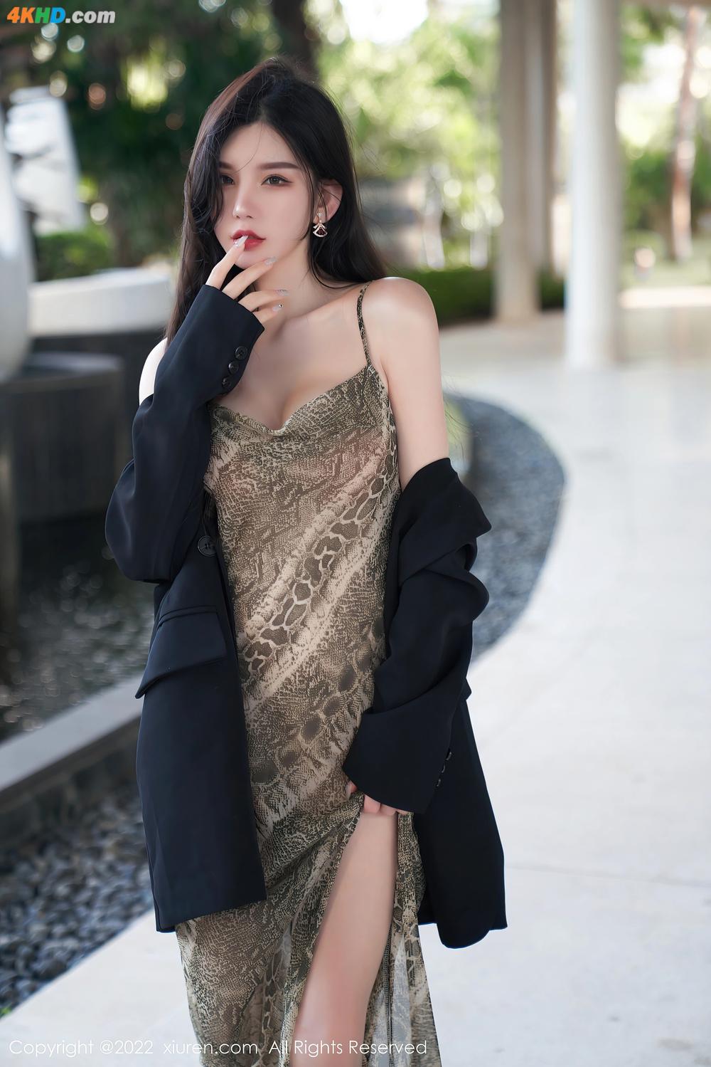 《XIUREN No.4676 Zhou Yuxi (周于希Sally)(64P)》图集预览