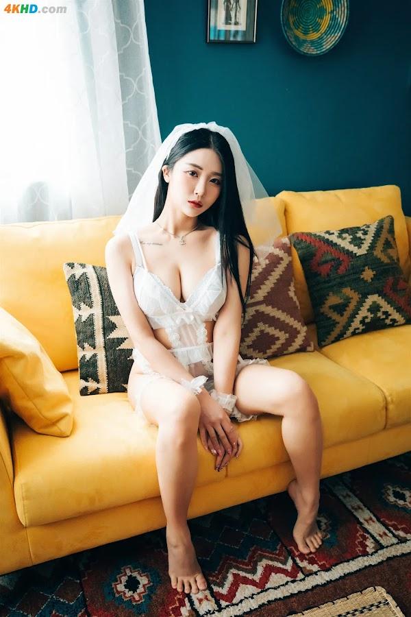 《[Loozy] Bomi (보미) – Holiday 94P》图集预览