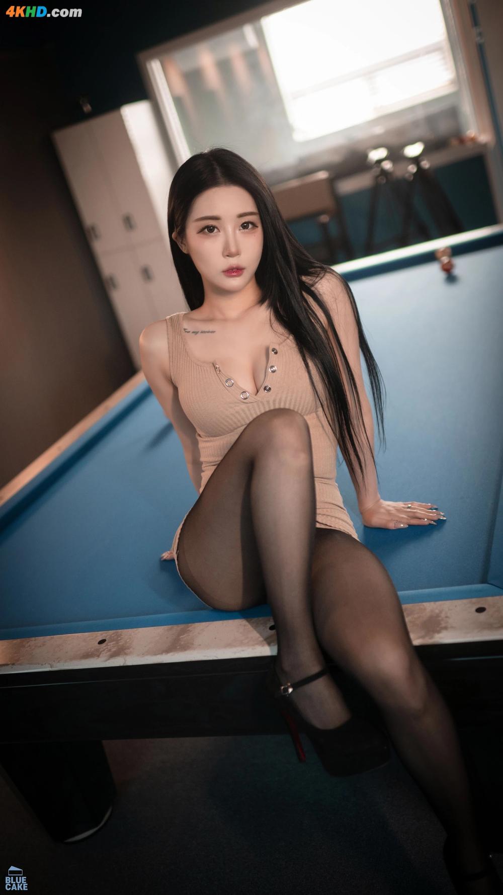 《[BLUECAKE] Bomi (보미) – Secret Billiard Room 82P(51M)》图集预览