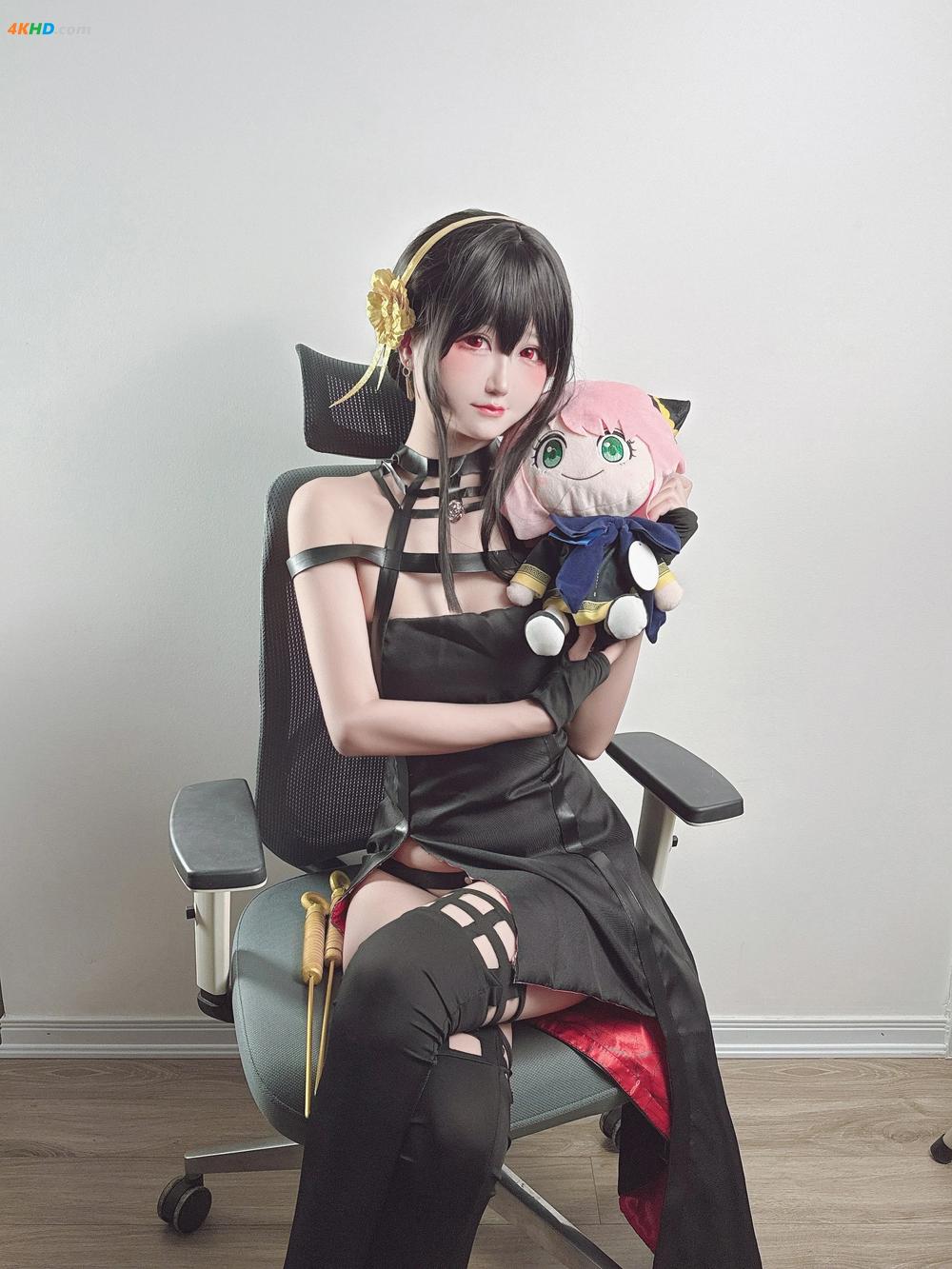 《Kuuko W – Yor Forger[349MB-37photos]》图集预览