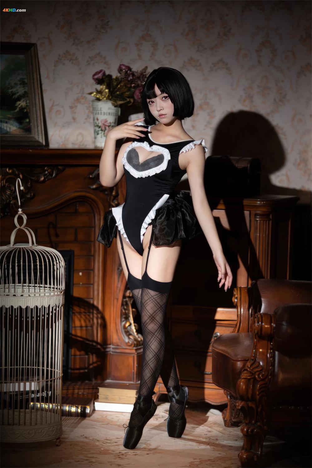 《花铃 – 马戏团芭蕾 吊带袜高叉[327MB-43photos]》图集预览