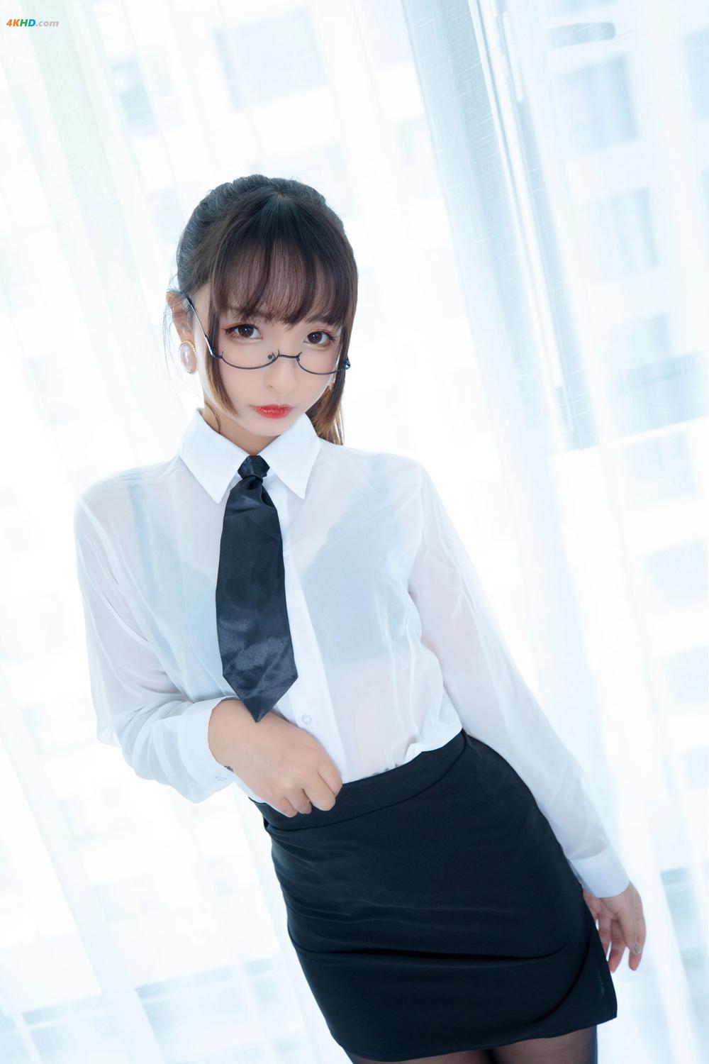 《神楽坂真冬 Vol.055 电子相册-白色办公室《ホワイトオフィス》[223MB-150photos]》图集预览