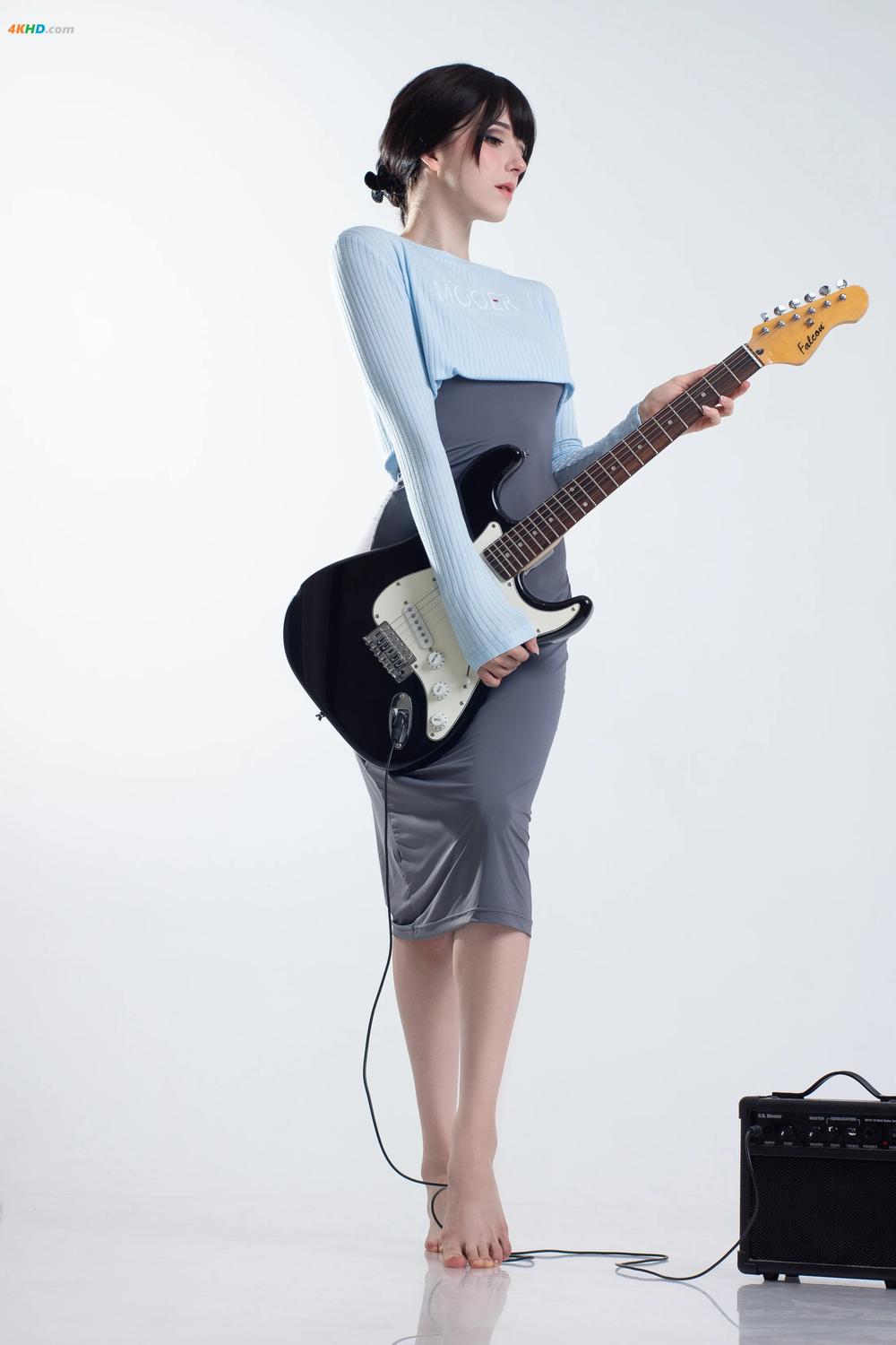 《CandyBall – Guitar Sister[1899MB-64photos]》图集预览