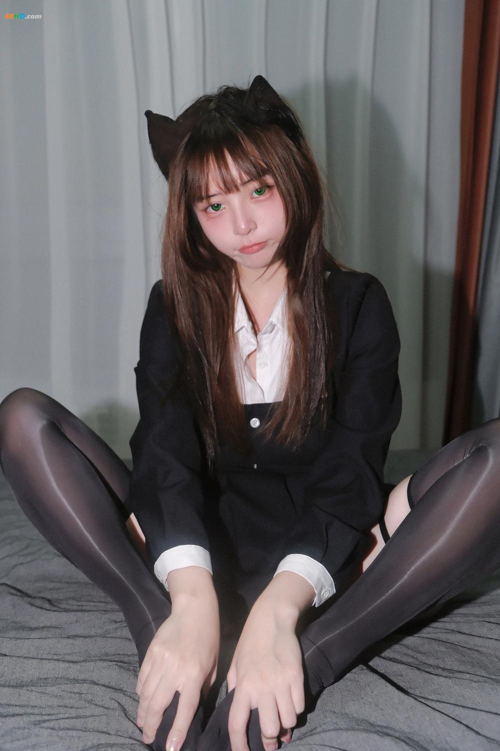 《攻弦弦弦 – 黑丝眼镜猫娘[85MB-16photos]》图集预览