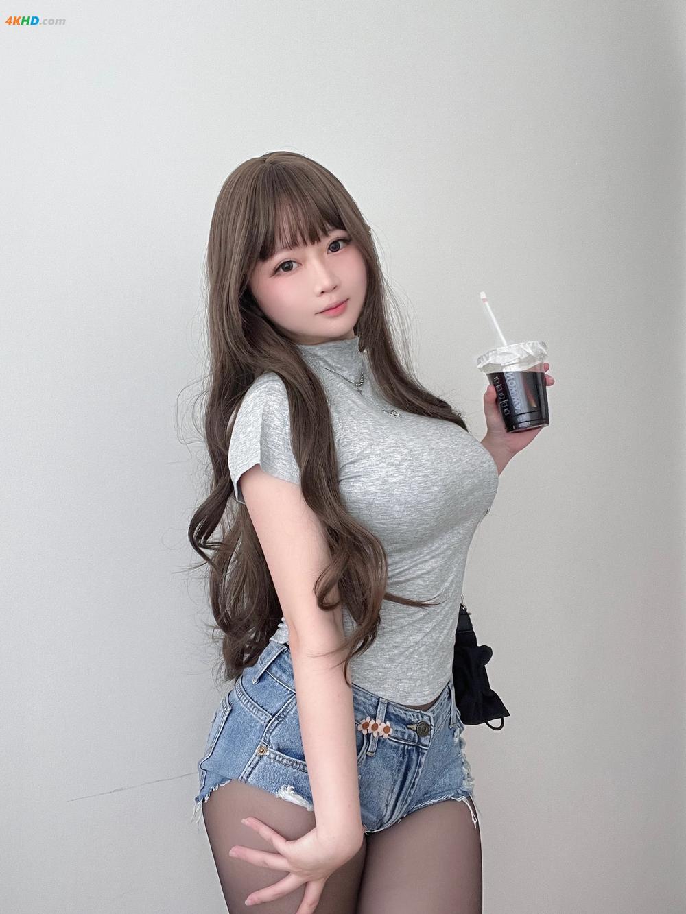 《蜜桃少女是依酱呀 – 学姐的背影[662MB-38photos]》图集预览