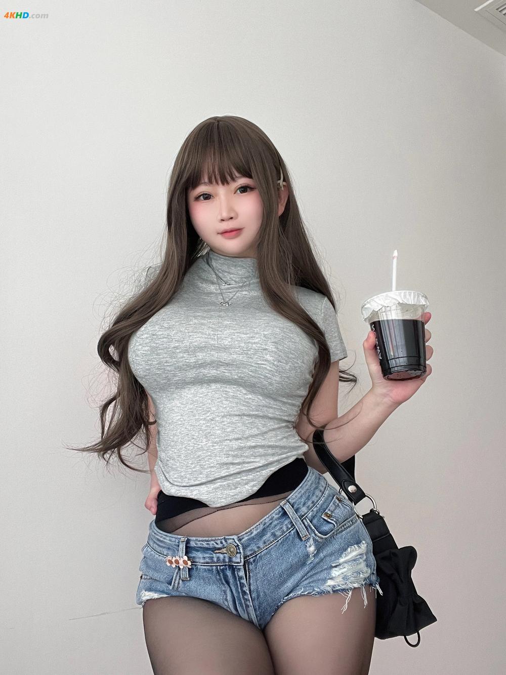 《蜜桃少女是依酱呀 – 学姐的背影[662MB-38photos]》图集预览