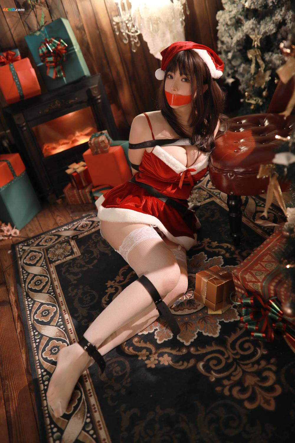 《小容仔咕咕咕w – 圣诞礼物×捆绑[221MB-46photos]》图集预览