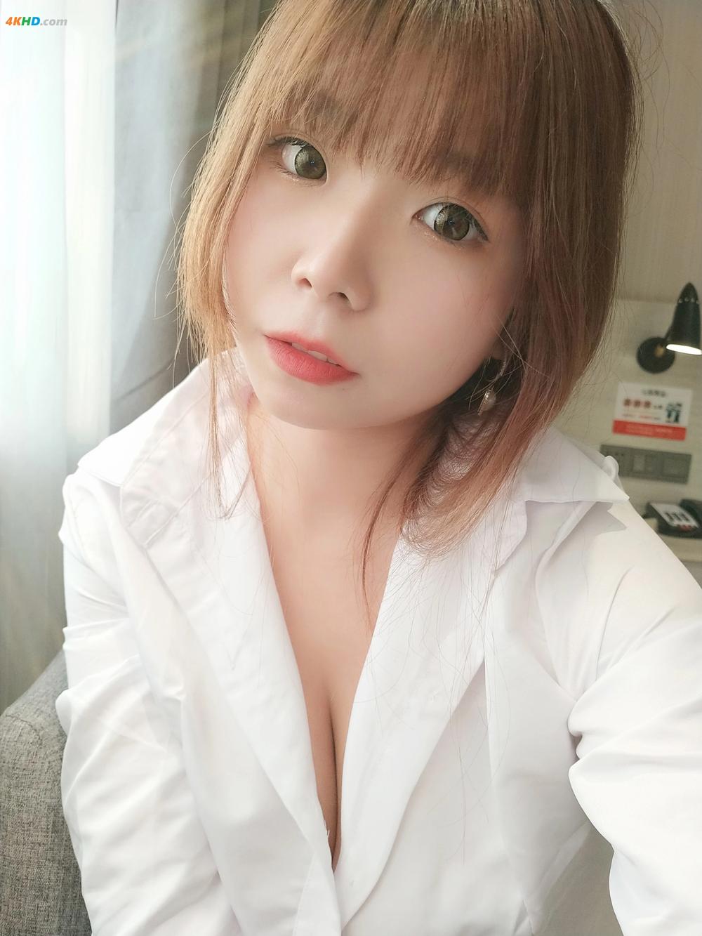 《无颜小天使wy – NO.07 OL今天的颜颜也不想加班[1331MB-75photos]》图集预览