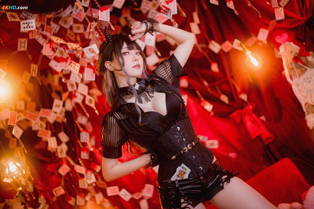 《Ely_eee(ElyEE子) – Devil Croupier 小惡魔荷官[68MB-31photos]》图集预览