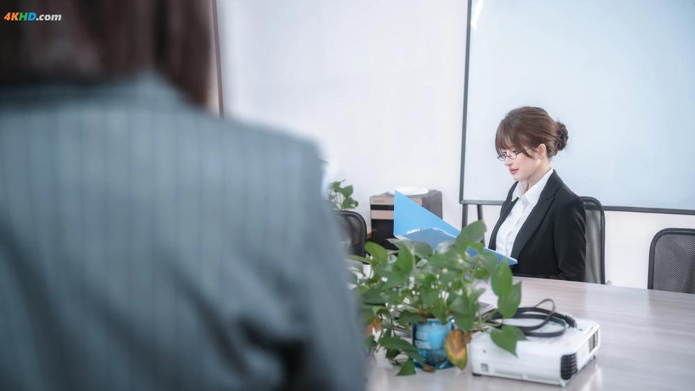 《鹿八岁 – 女上司和女下属[1030MB-70photos]》图集预览