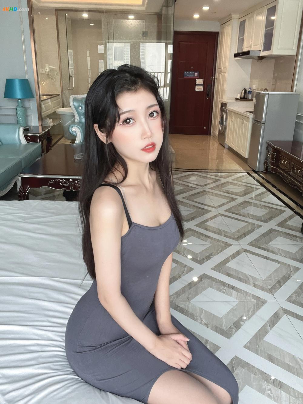 《不呆猫 – 灰丝御姐[365MB-40photos]》图集预览