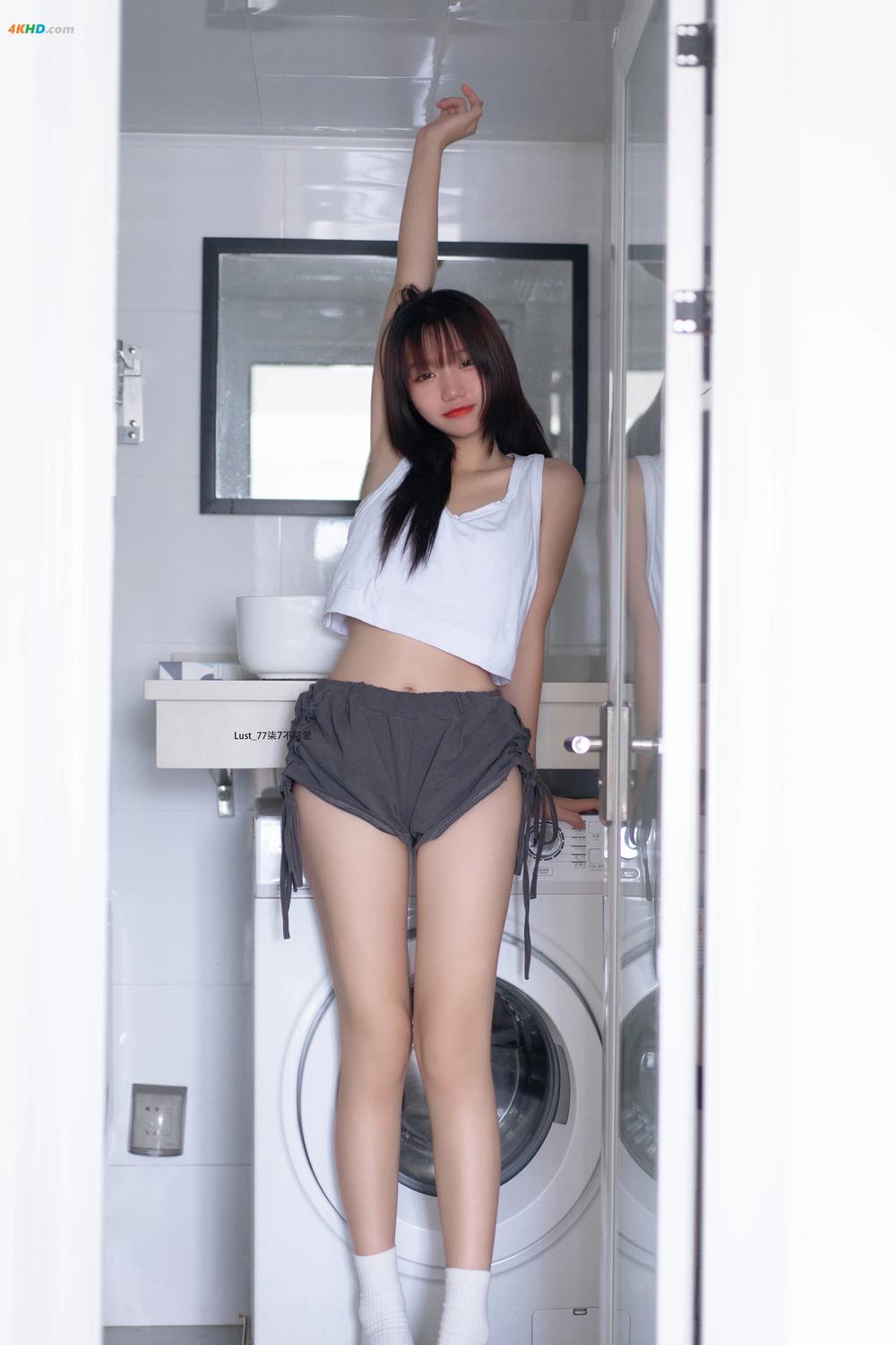 《柒柒要乖哦 – 初恋背心[1351MB-111photos]》图集预览