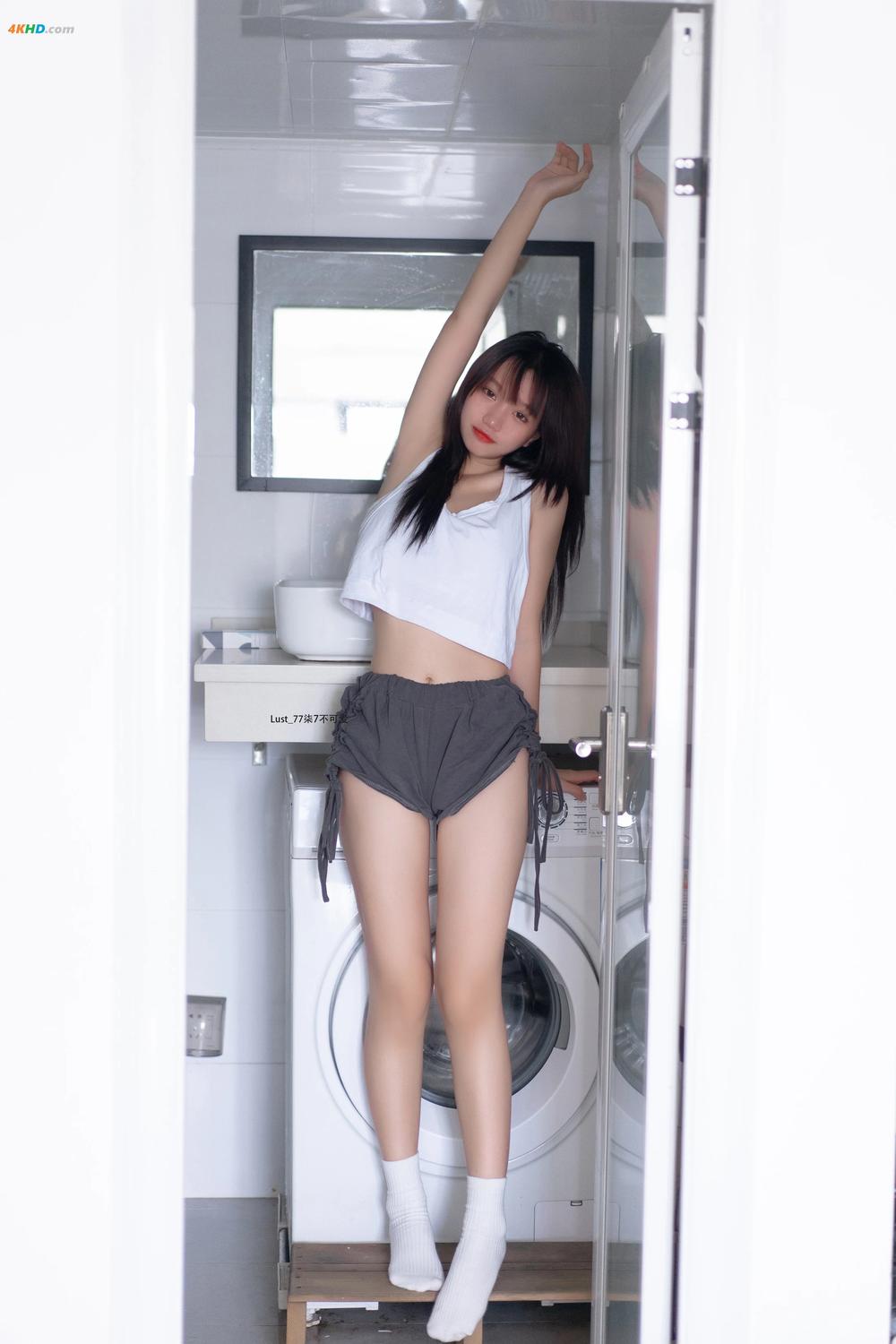 《柒柒要乖哦 – 初恋背心[1351MB-111photos]》图集预览