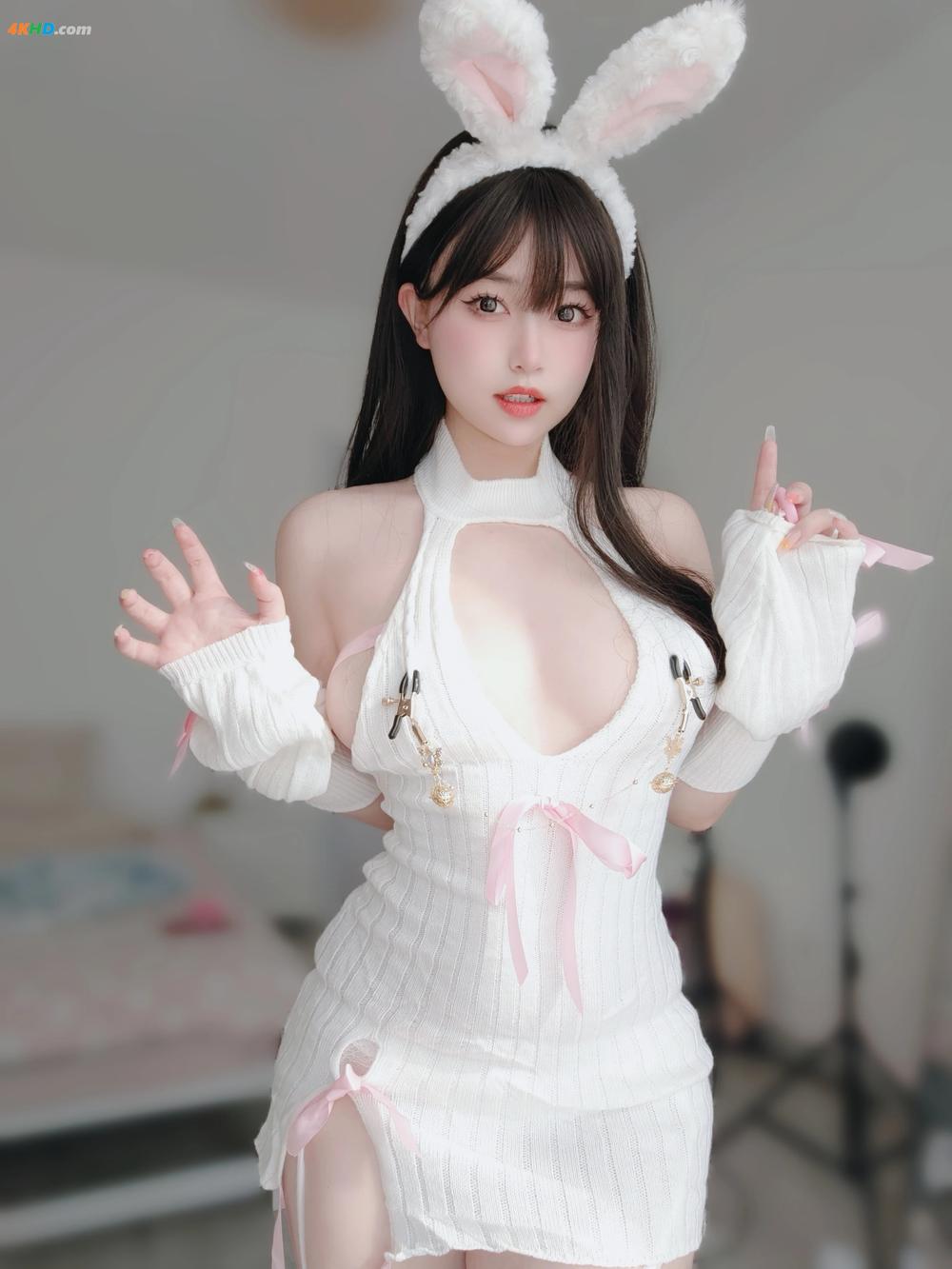 《女主K – 白丝兔女郎[165MB-102photos]》图集预览