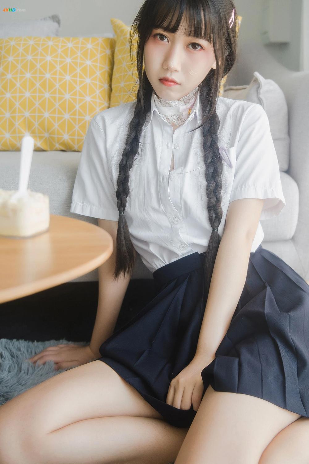 《不呆猫 – 奶油少女[92MB-80photos]》图集预览