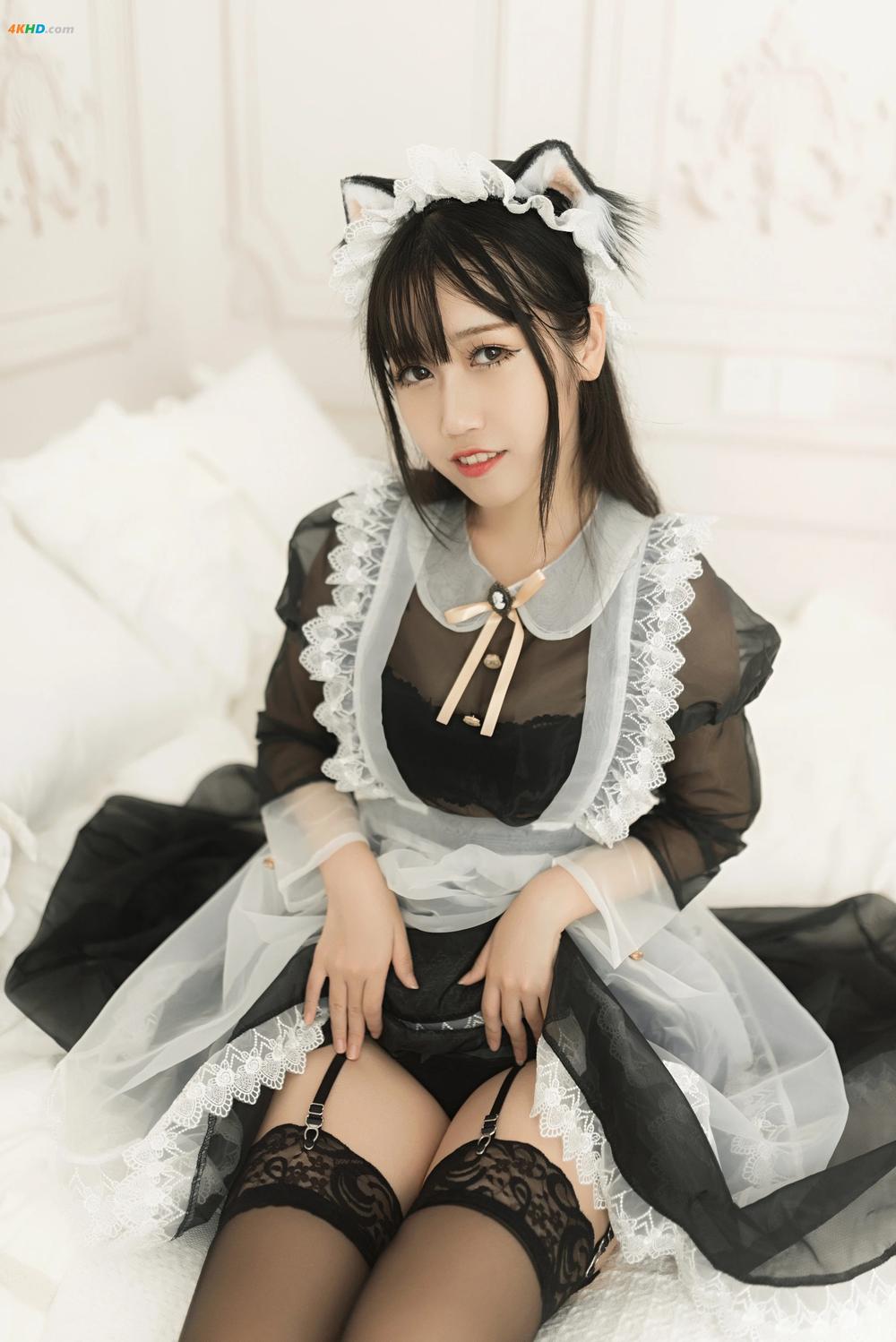 《不呆猫 – 透明黑丝女仆[396MB-50photos]》图集预览