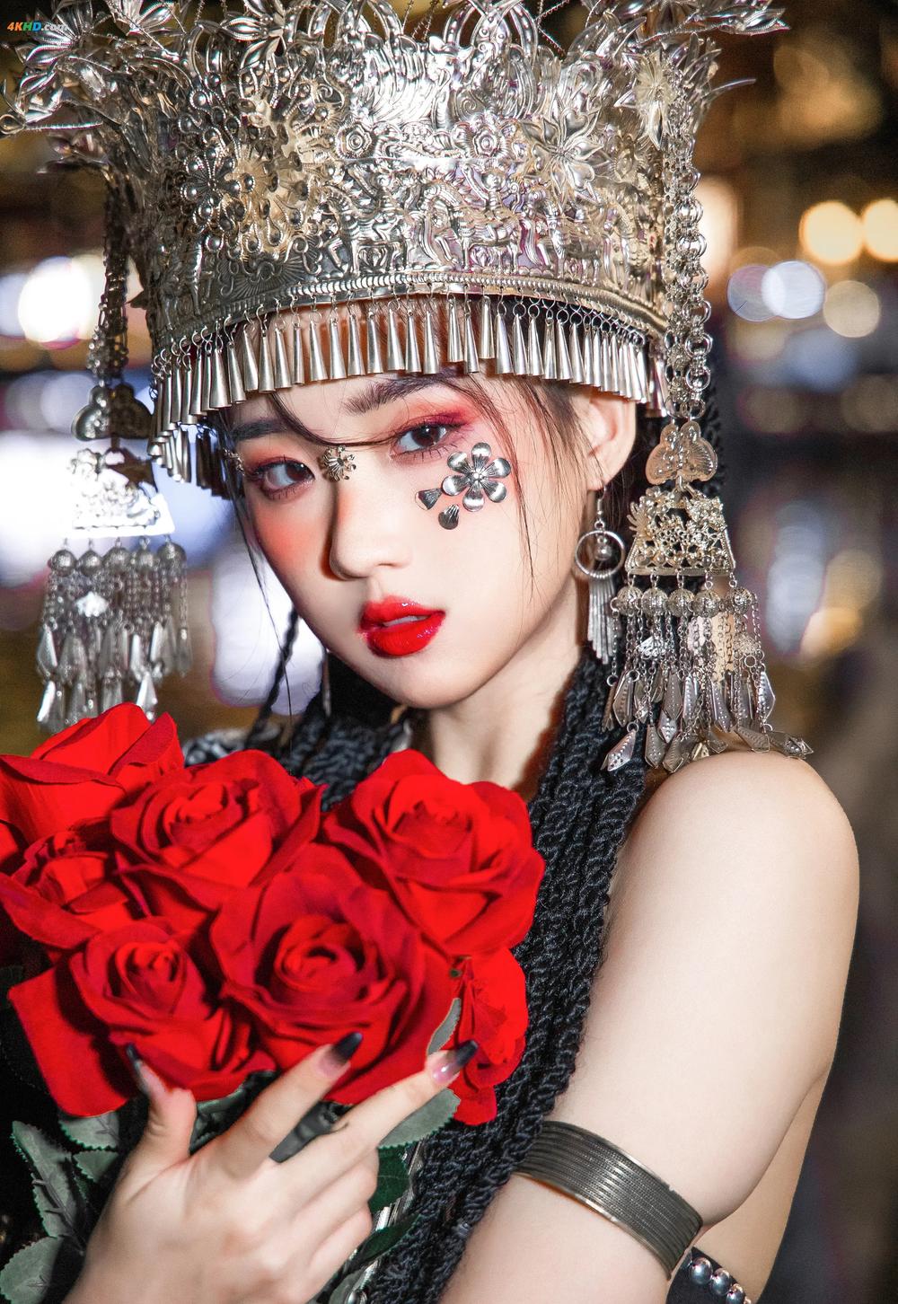 《瓦斯塔亚小龙虾 – 苗疆女子[241MB-18photos]》图集预览