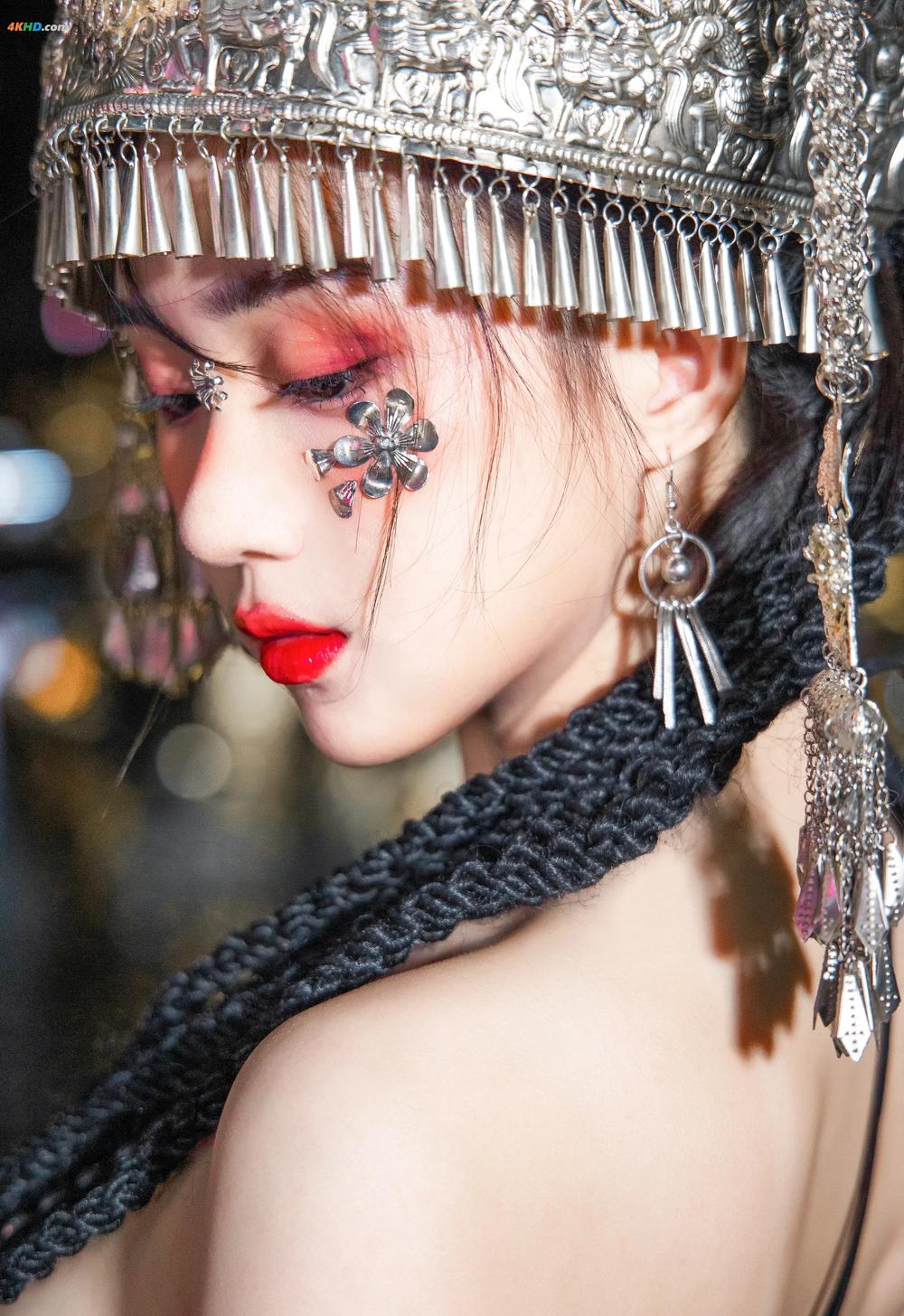 《瓦斯塔亚小龙虾 – 苗疆女子[241MB-18photos]》图集预览