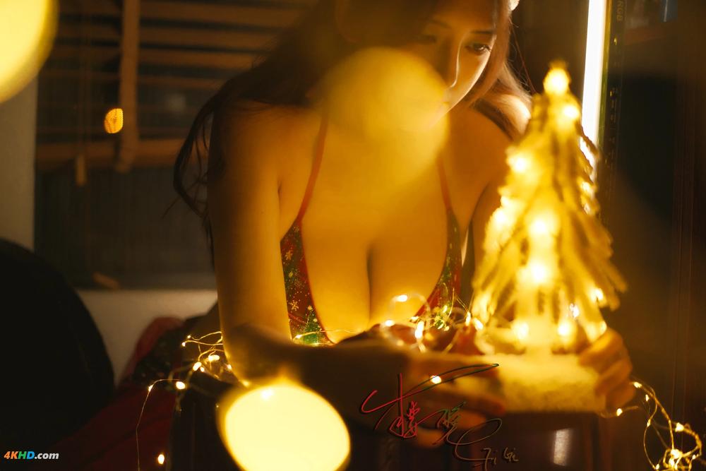 《樱晚gigi – Christmas Day[167MB-28photos]》图集预览