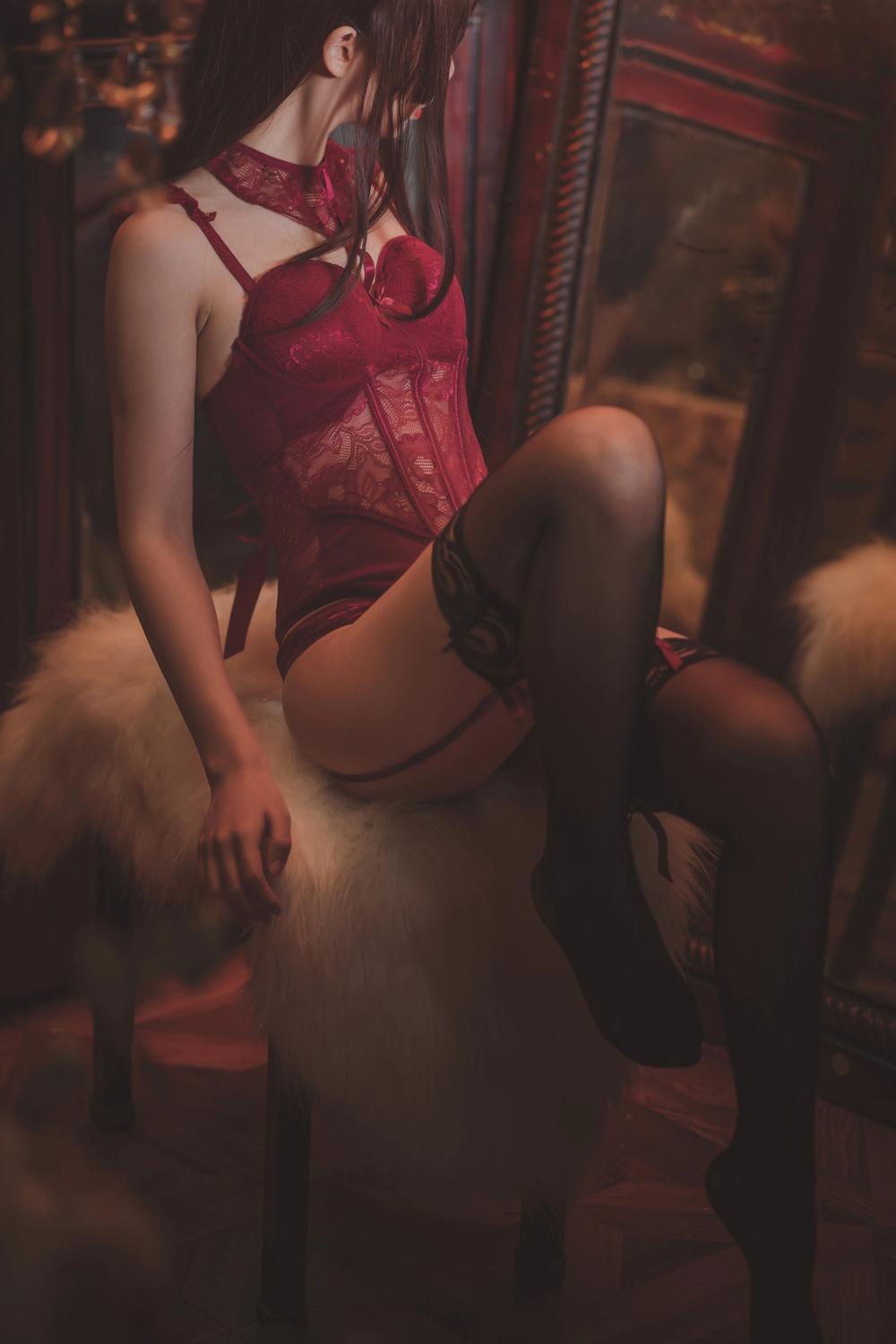 《面饼仙儿 No.014 脑内少女 红色束衣[123MB-22photos]》图集预览