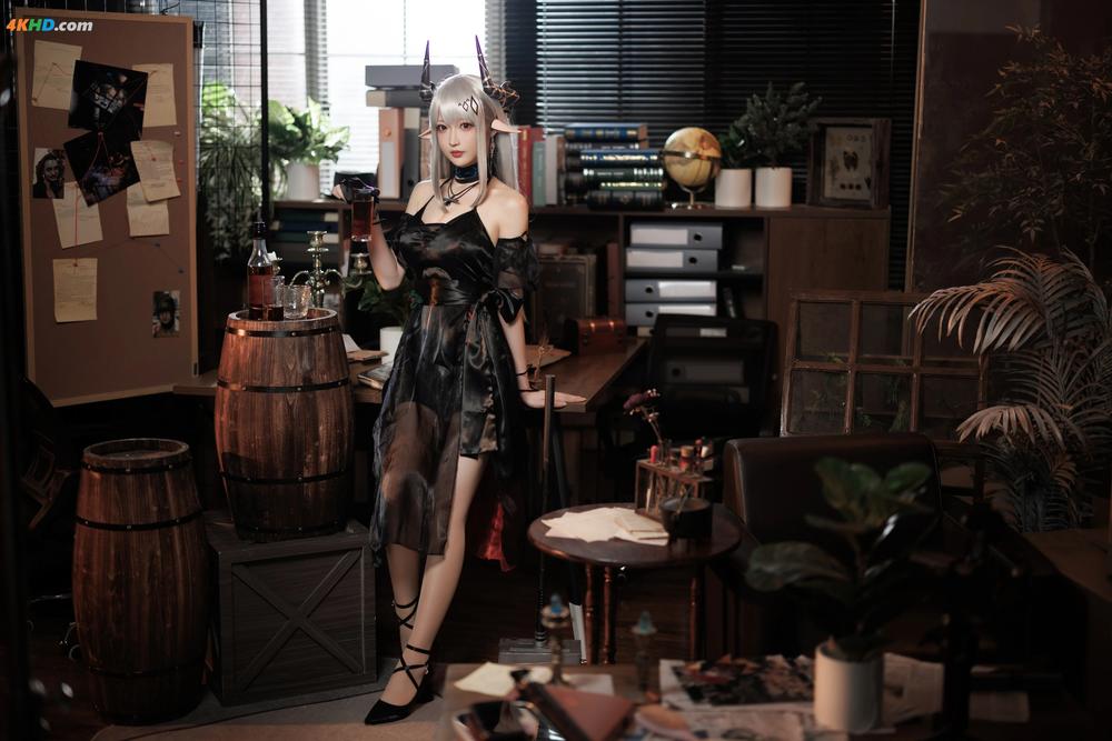 《南宫 – 泥岩 礼服[272MB-21photos]》图集预览