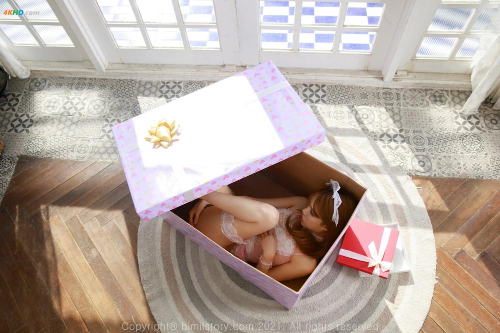 《[Bimilstory] Eunha (은하) Vol.01 – Transparent Chair(251MB)(44photos)》图集预览