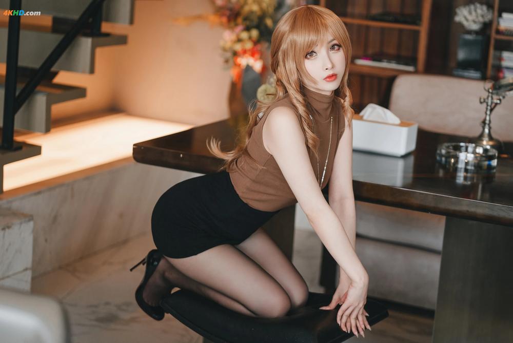 《Coser@rioko凉凉子 Vol.099 人妻的一天 公司篇(337MB)(30photos)》图集预览