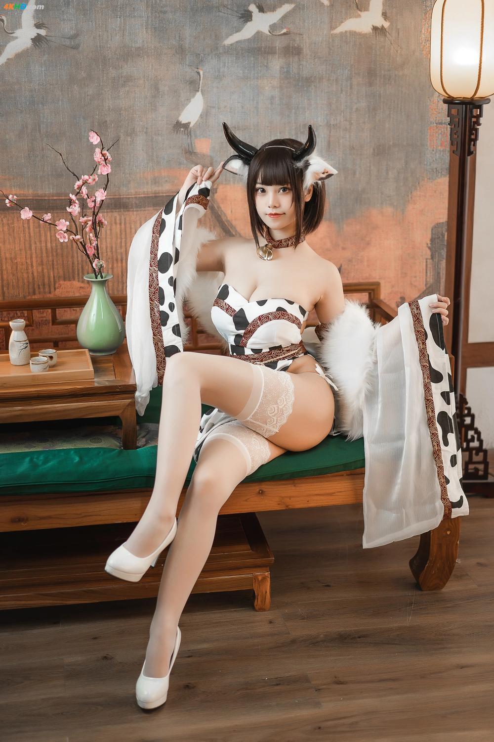 《Coser@蜜汁猫裘 Vol.086 奶牛(547MB)(50photos)》图集预览