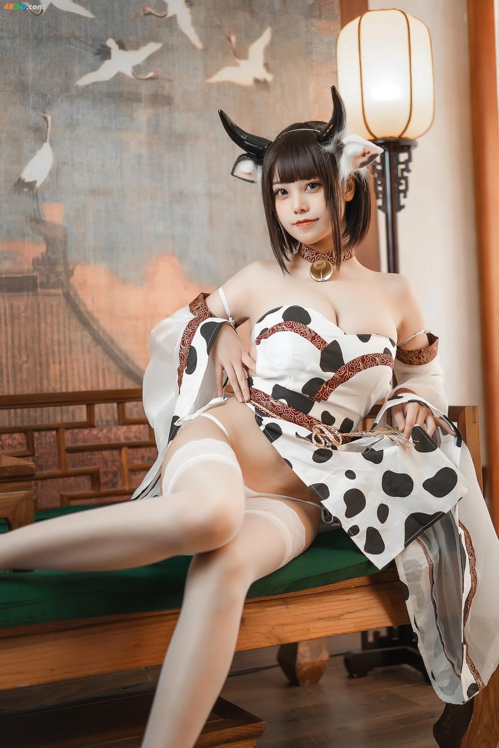 《Coser@蜜汁猫裘 Vol.086 奶牛(547MB)(50photos)》图集预览