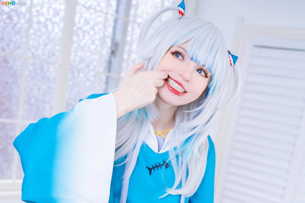 《(Cosplay) Peachmilky – Gawr Gura (Hololive)(140MB)(47photos)》图集预览