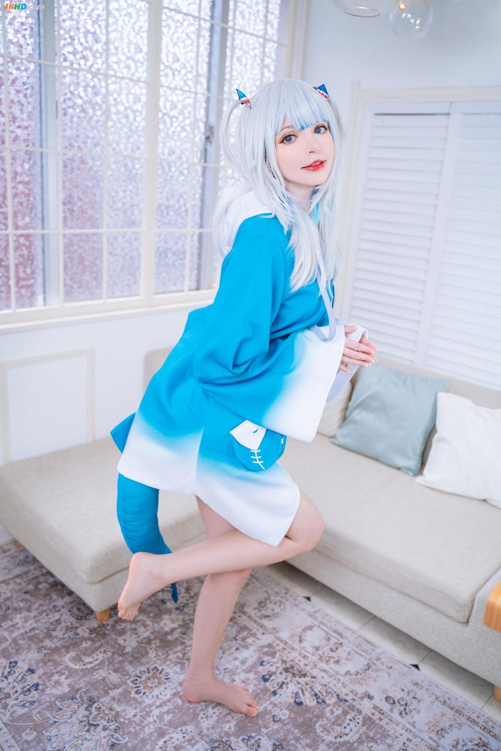 《(Cosplay) Peachmilky – Gawr Gura (Hololive)(140MB)(47photos)》图集预览