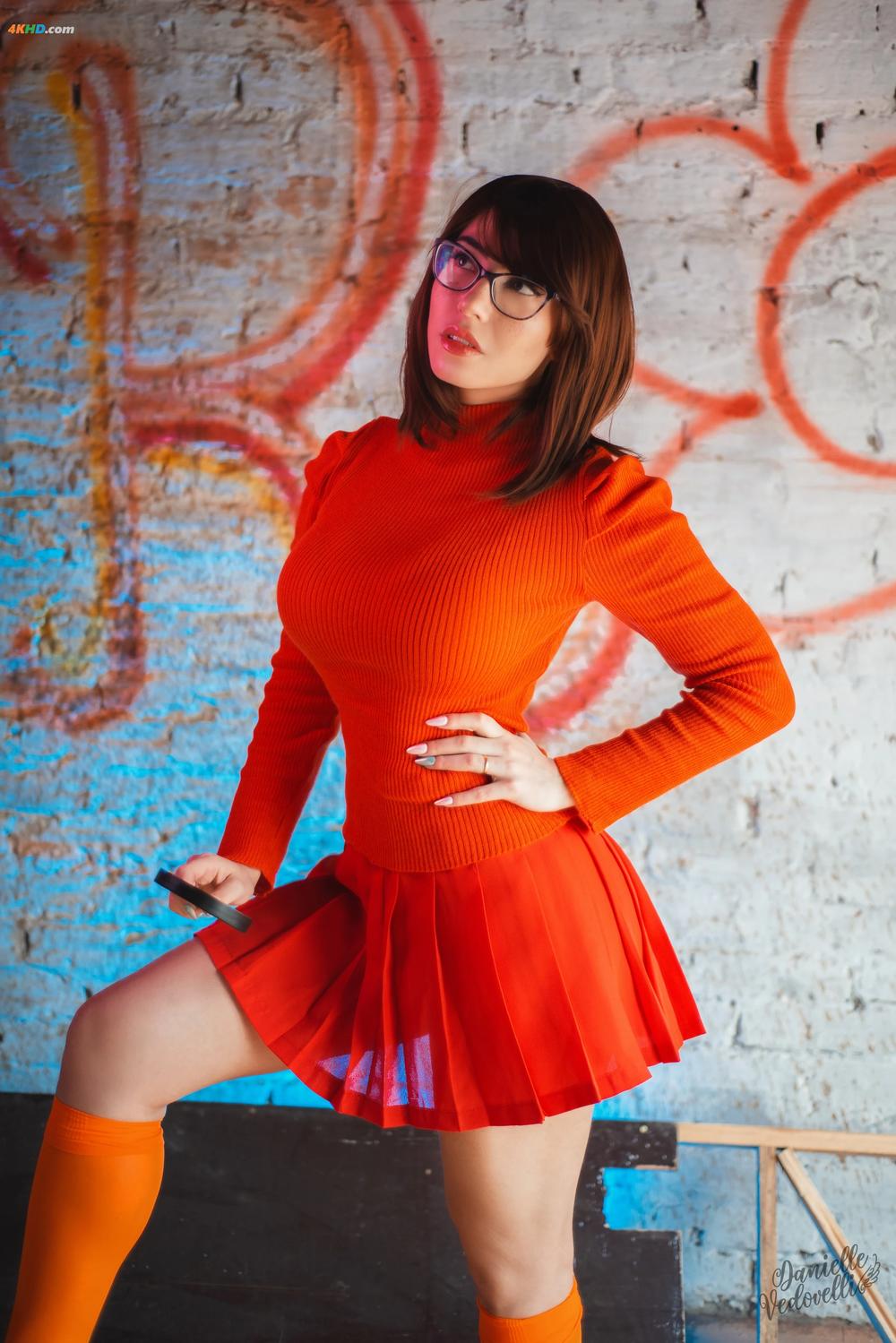 《Danielle Vedovelli – Velma Dinkley[388MB-35photos]》图集预览