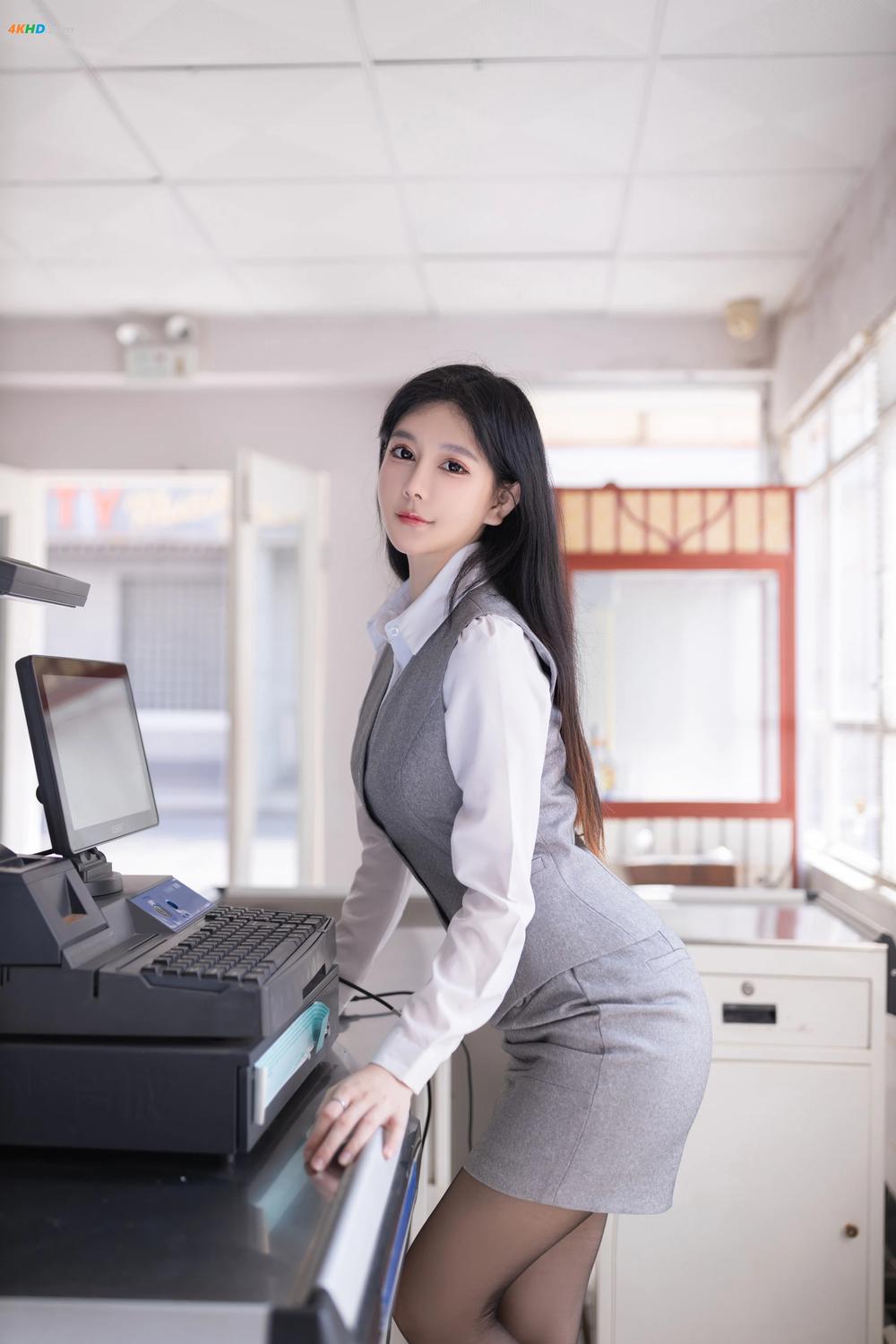 《谢小蒽(幼幼) – 《超市收银》职业女性成熟美[822MB-100photos]》图集预览