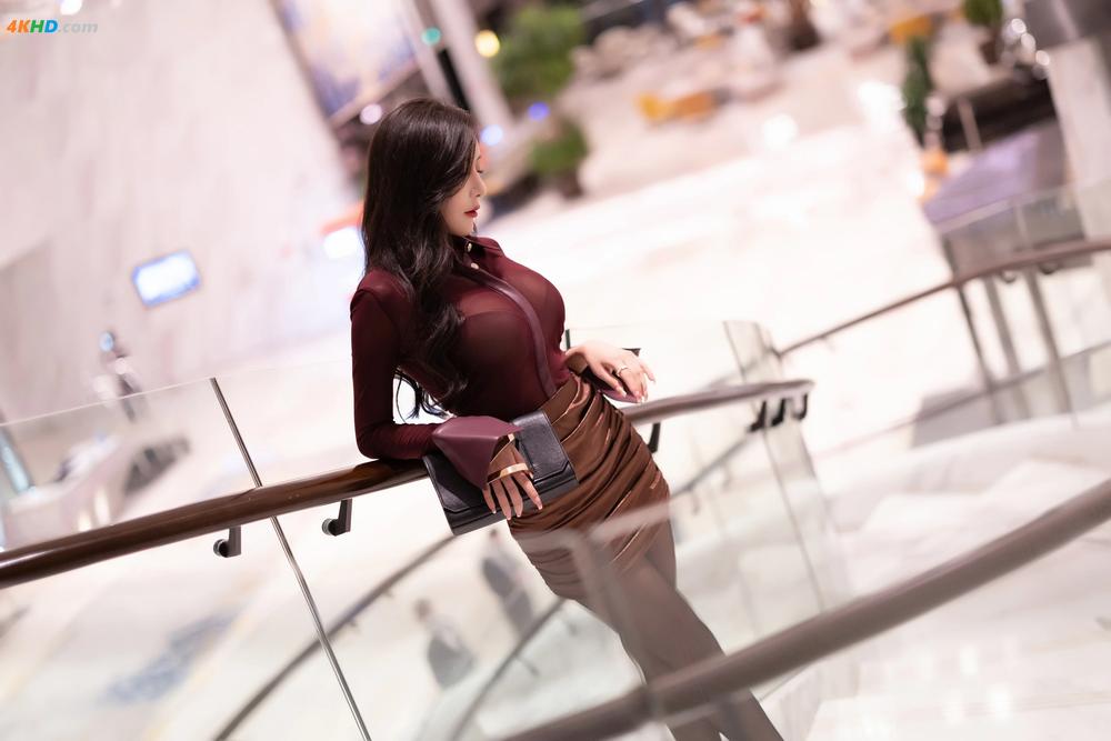 《王馨瑶Yanni – 内购 暗红网纱透视i御姐装[649MB-110photos]》图集预览