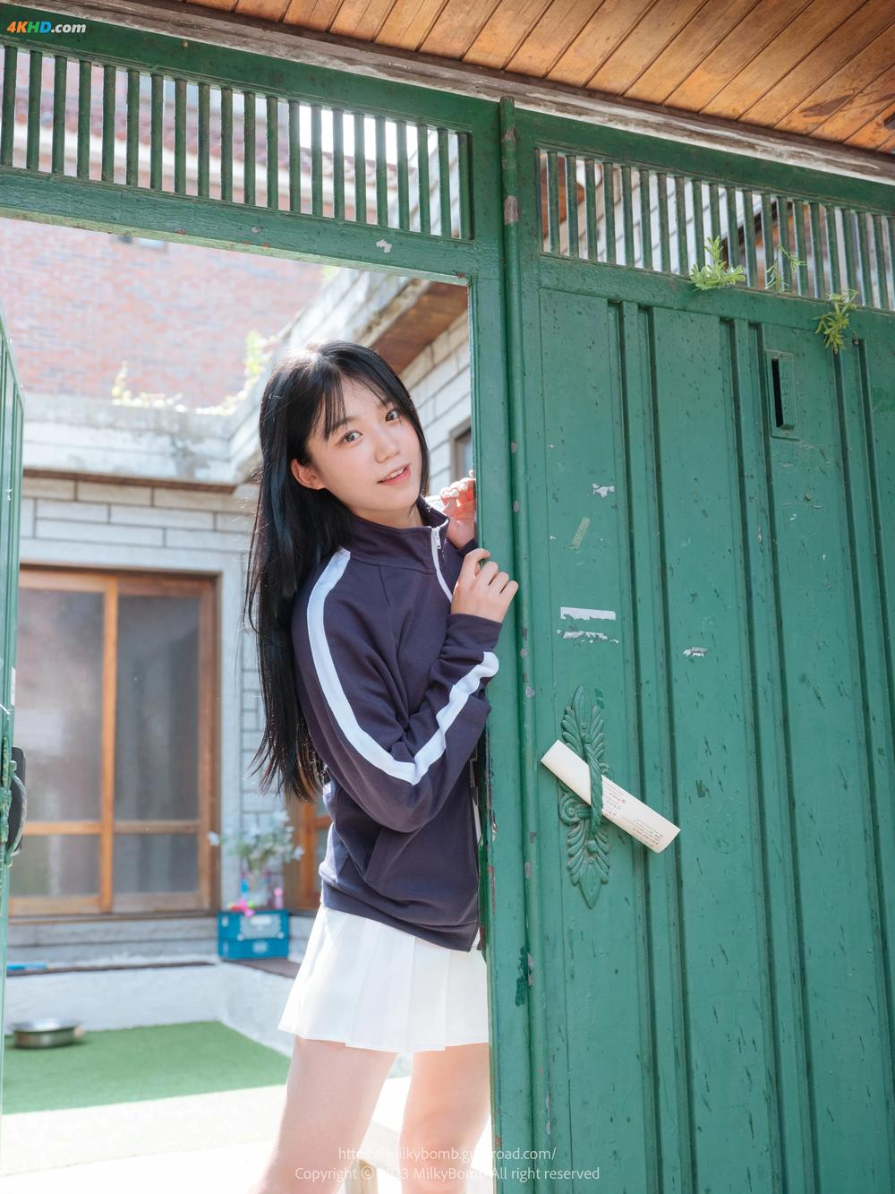 《[MilkyBomb] Yui Vol.002 – part 01 Tracksuit (유이 체육복)[950MB-103photos]》图集预览