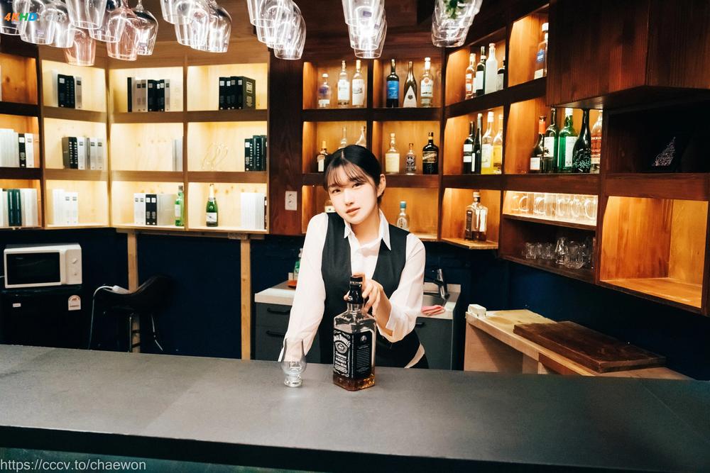 《[Loozy] SonSon (손손) – S Bar – part 01[785MB-50photos]》图集预览