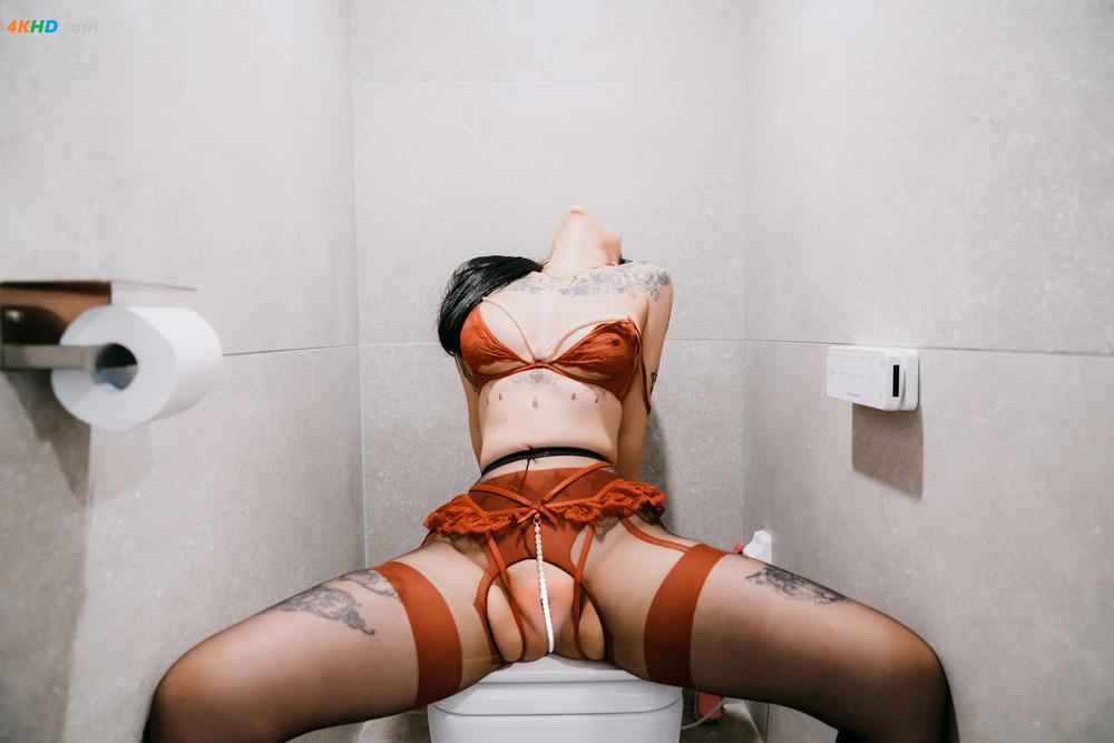 《Jeon Bo-Yeon (전보연) – Toilet Girl – part 01[375MB-51photos]》图集预览