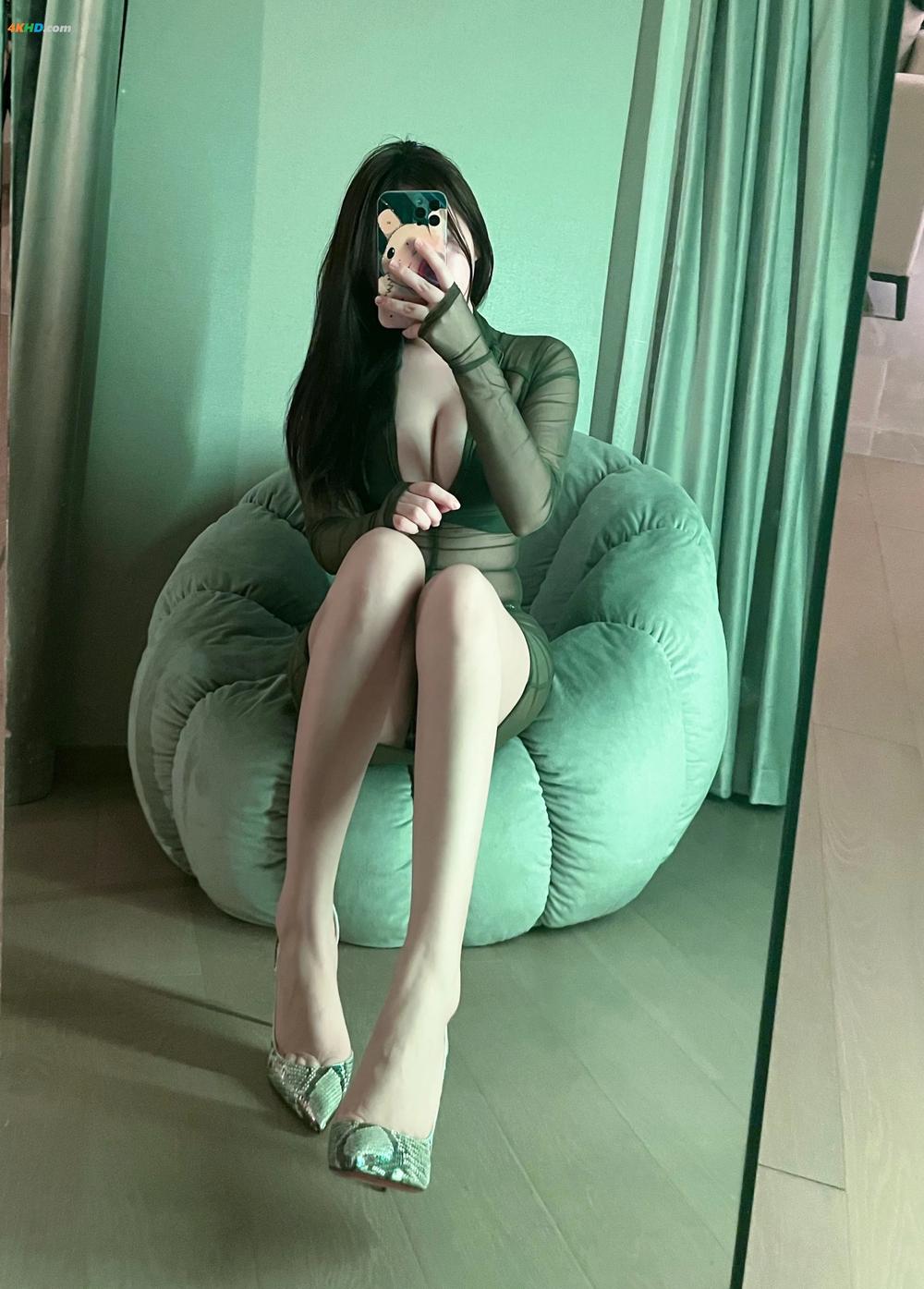 《奔跑的晶骡儿 – 绿色透视装[46MB-32photos]》图集预览