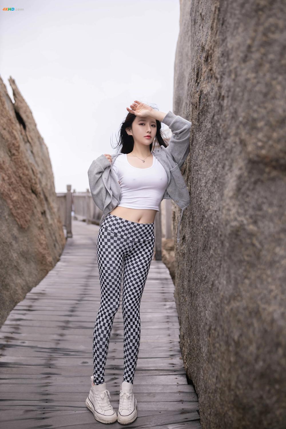 《鱼子酱Fish – 内部私购 魔力安全带[225MB-138photos]》图集预览