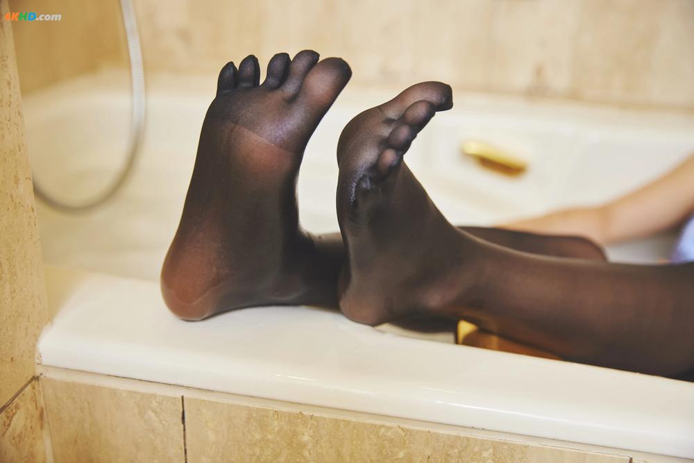 《Ao’s Pantyhose World (773ao) – お姉さんと一緒に入浴写真集?画像大量?_[73MB-21photos]》图集预览