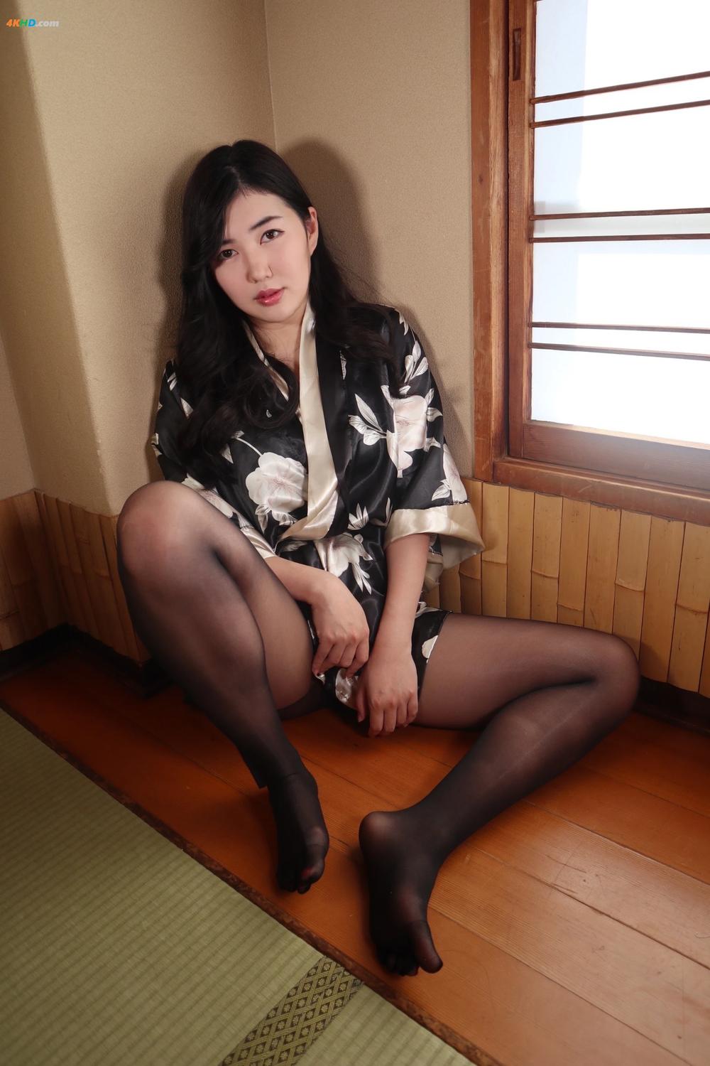 《Ao’s Pantyhose World (773ao) – Kimono＆五本指黒ストッキング 写真集[75MB-21photos]》图集预览