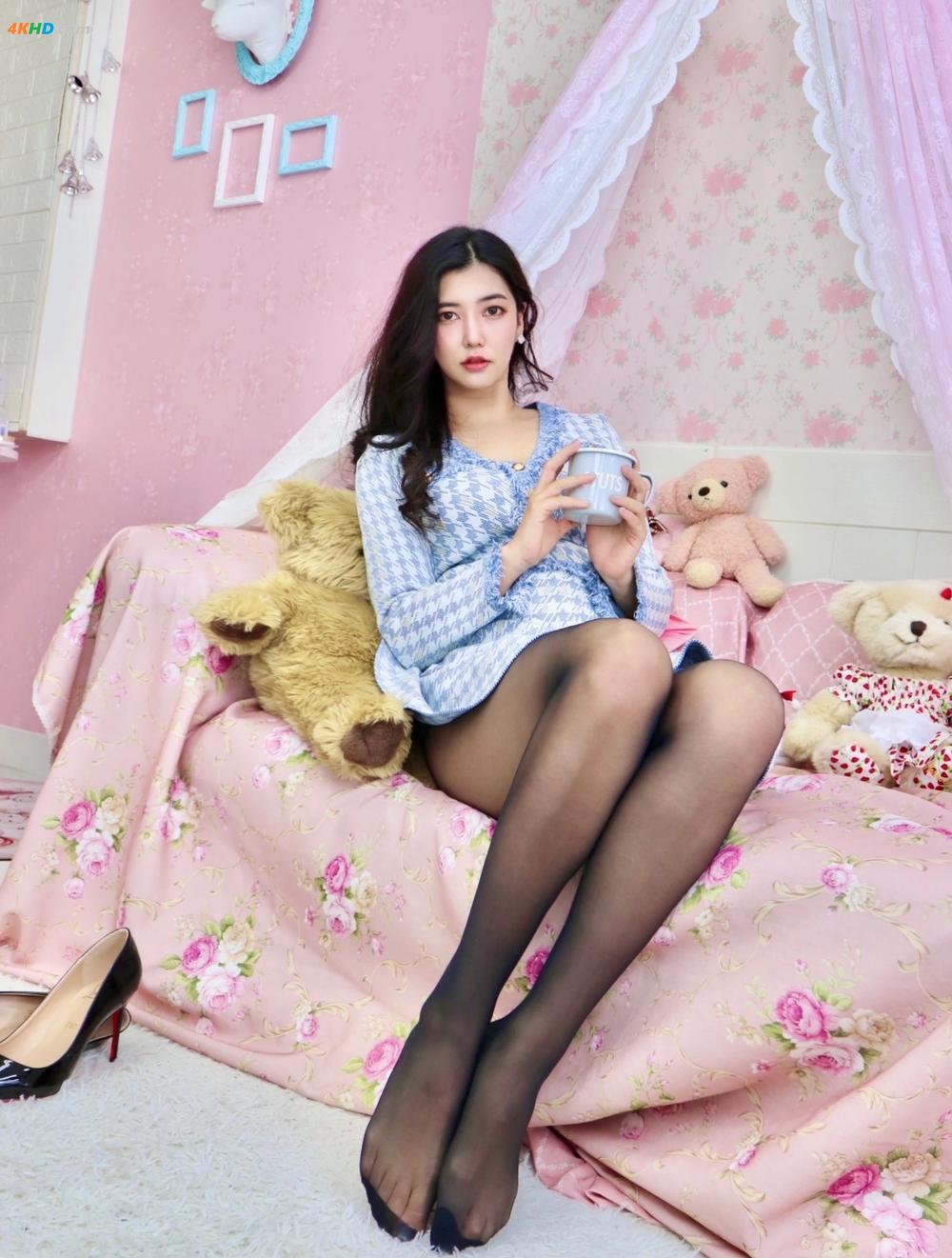 《Ao’s Pantyhose World (773ao) – 【つま先プラン会員様以上】清楚青ワンピ×黒パンスト写真集[12MB-10photos]》图集预览
