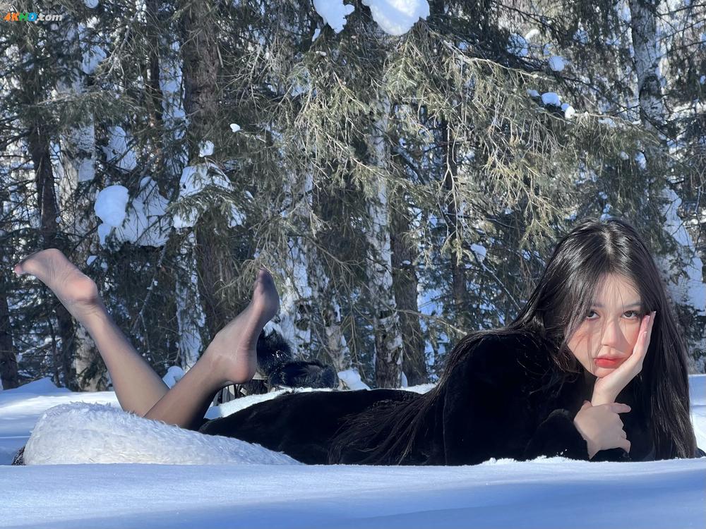 《媛媛酱SAYUKI – 皮草 黑丝[56MB-15photos]》图集预览