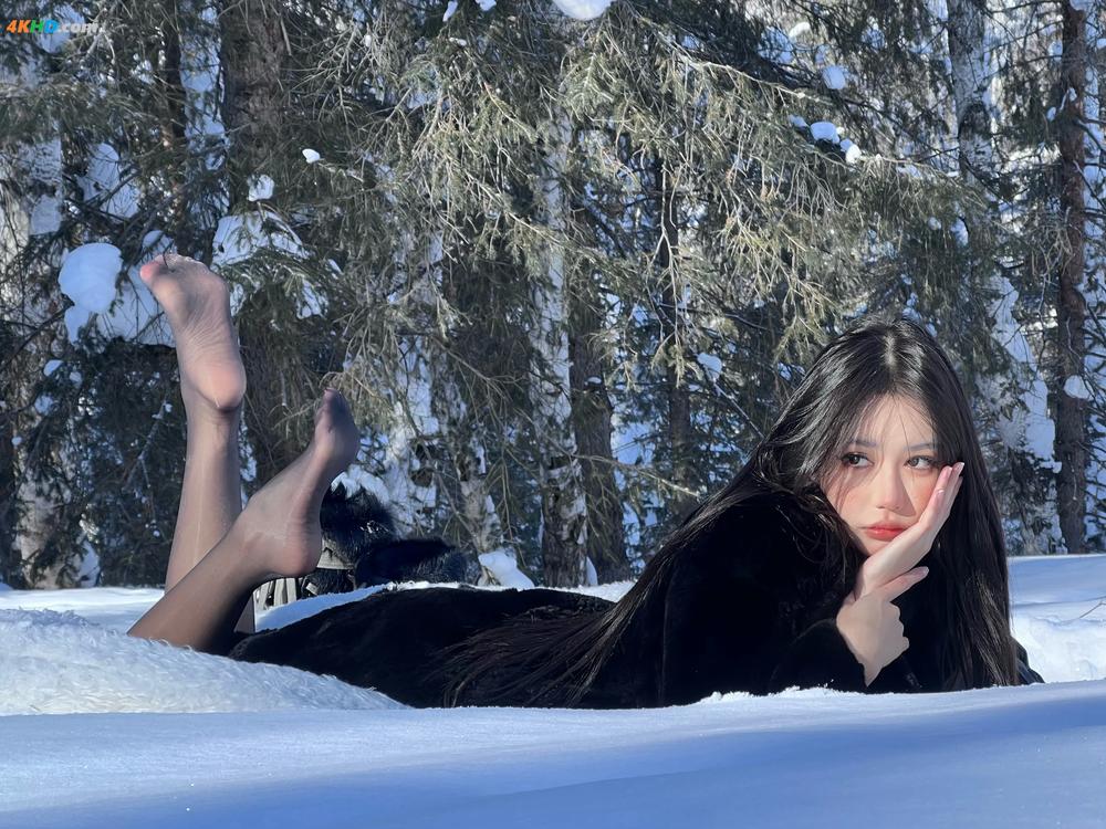 《媛媛酱SAYUKI – 皮草 黑丝[56MB-15photos]》图集预览