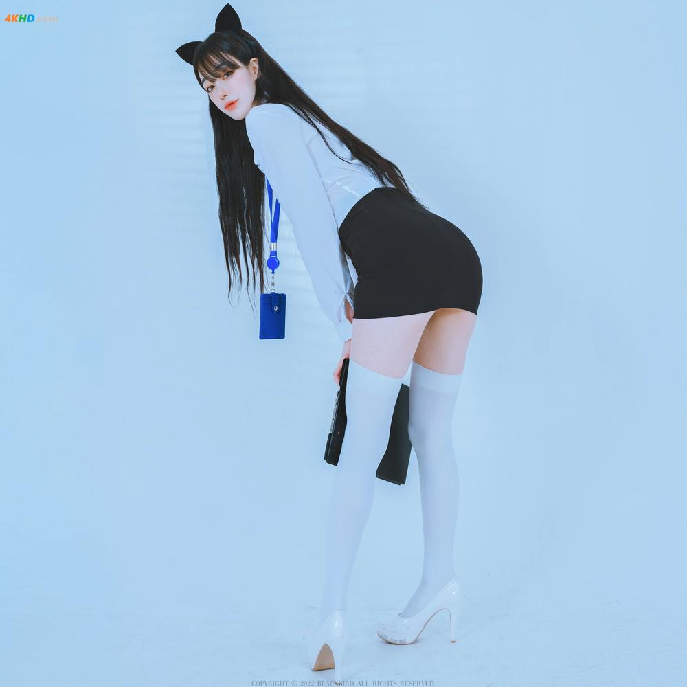 《[Blackbird] Yuri – No.01 Office look[495MB-39photos]》图集预览